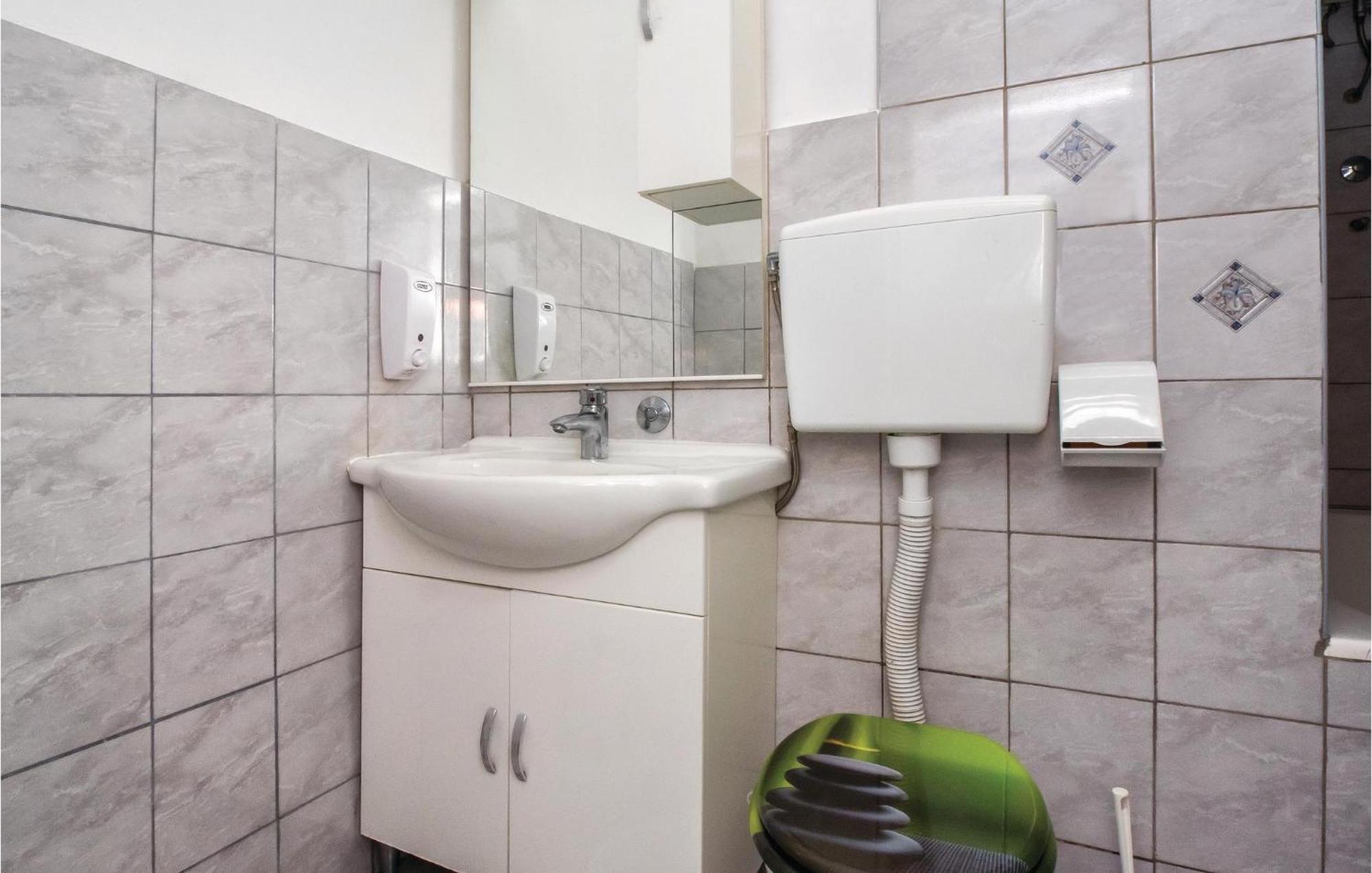 Cozy Apartment In Split With Kitchenette Exteriör bild