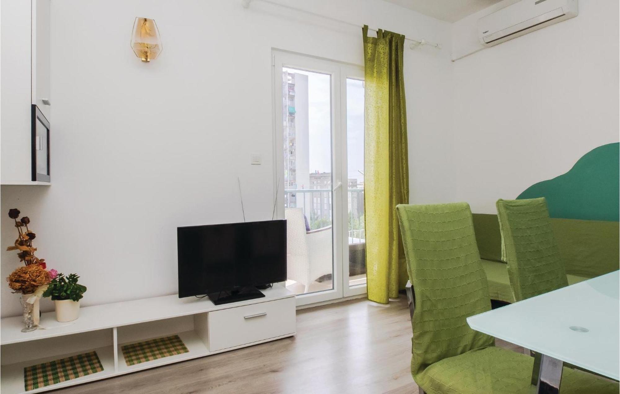 Cozy Apartment In Split With Kitchenette Exteriör bild