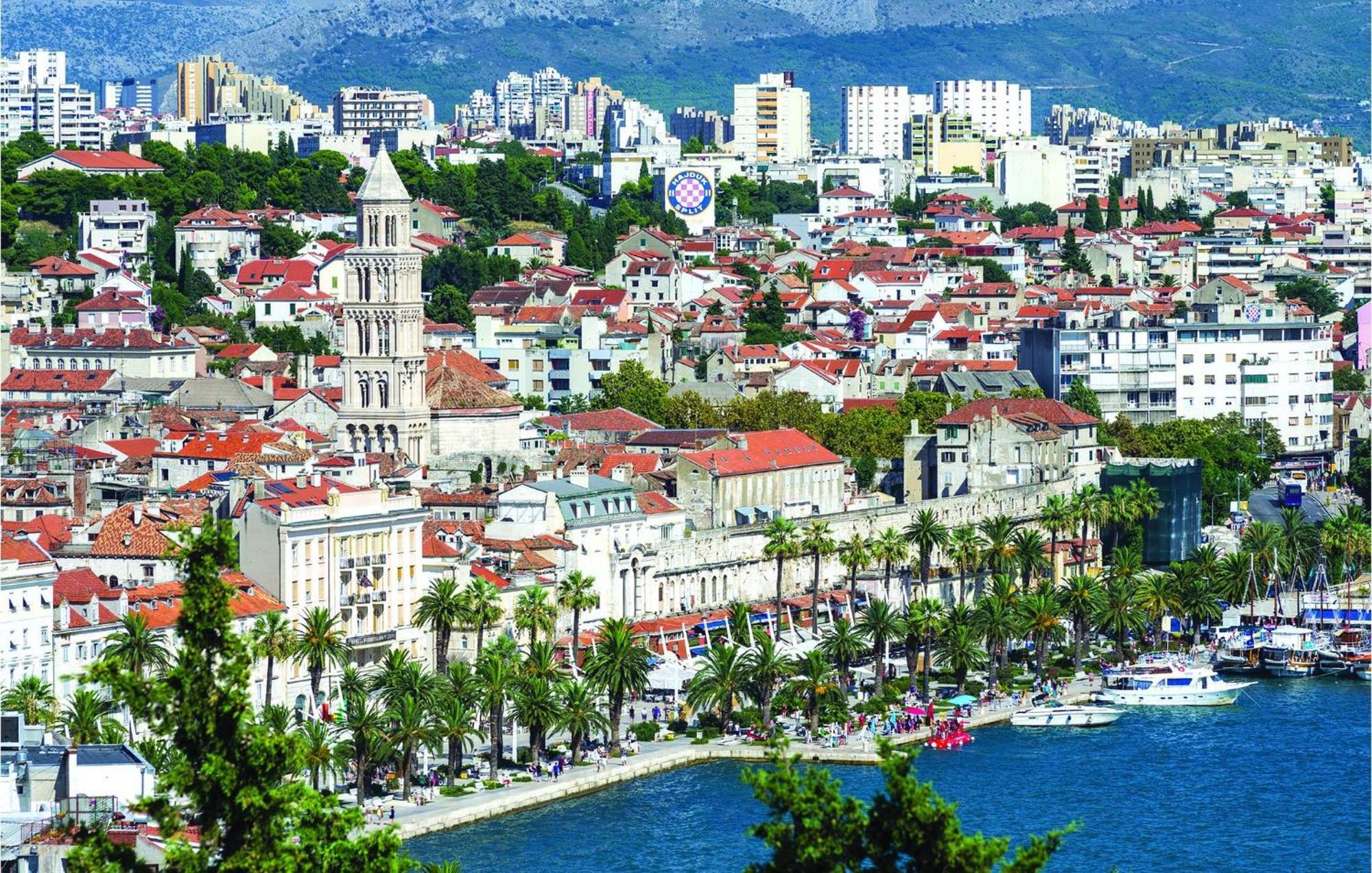 Cozy Apartment In Split With Kitchenette Exteriör bild