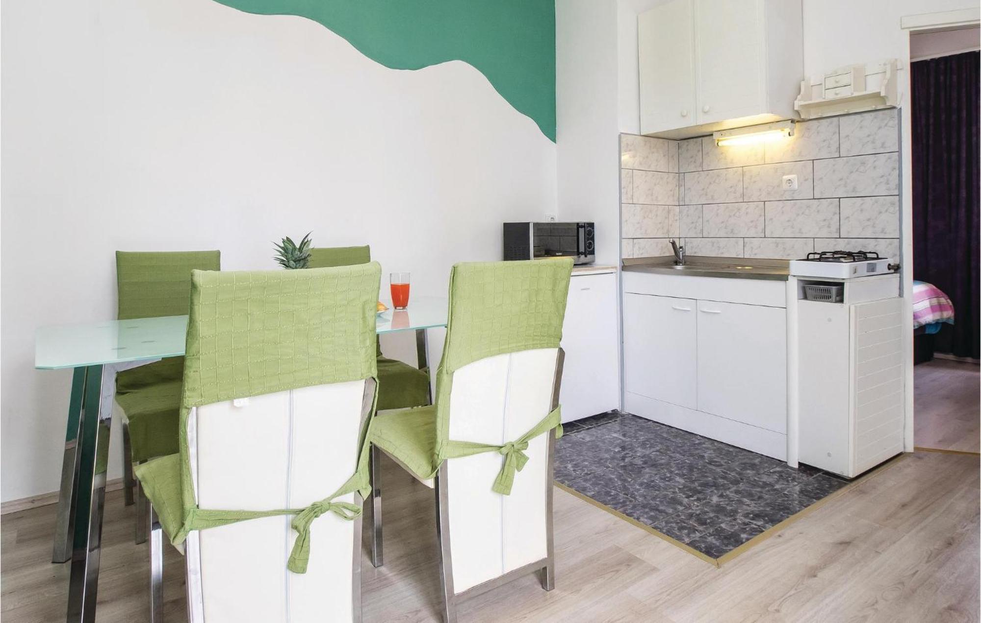 Cozy Apartment In Split With Kitchenette Exteriör bild